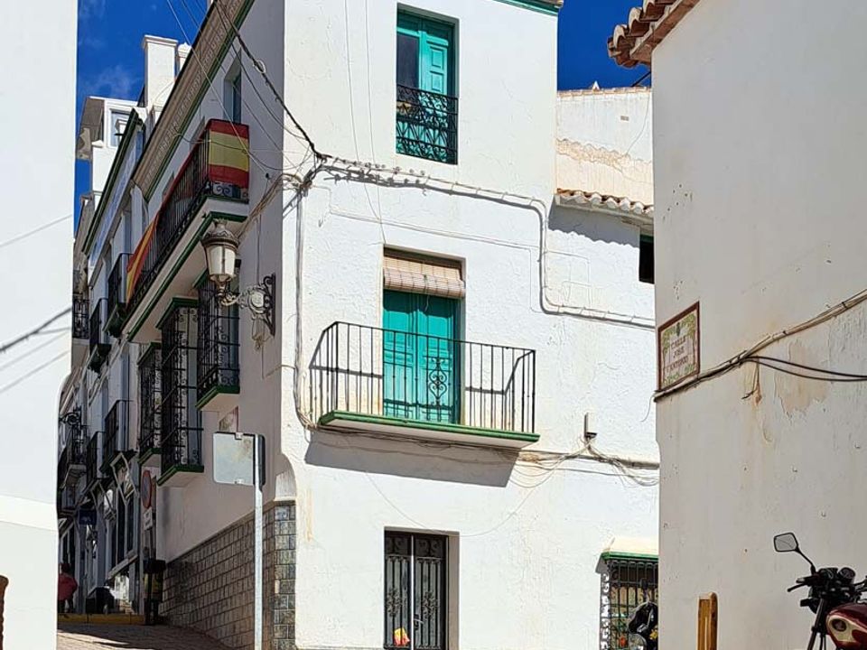 Apartment for sale in Competa, Malaga province € 44,000 Ref